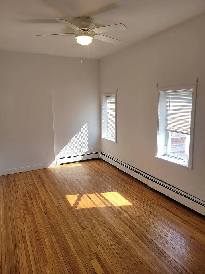 2 bed, 650 sqft, $1,350 — Photo 4