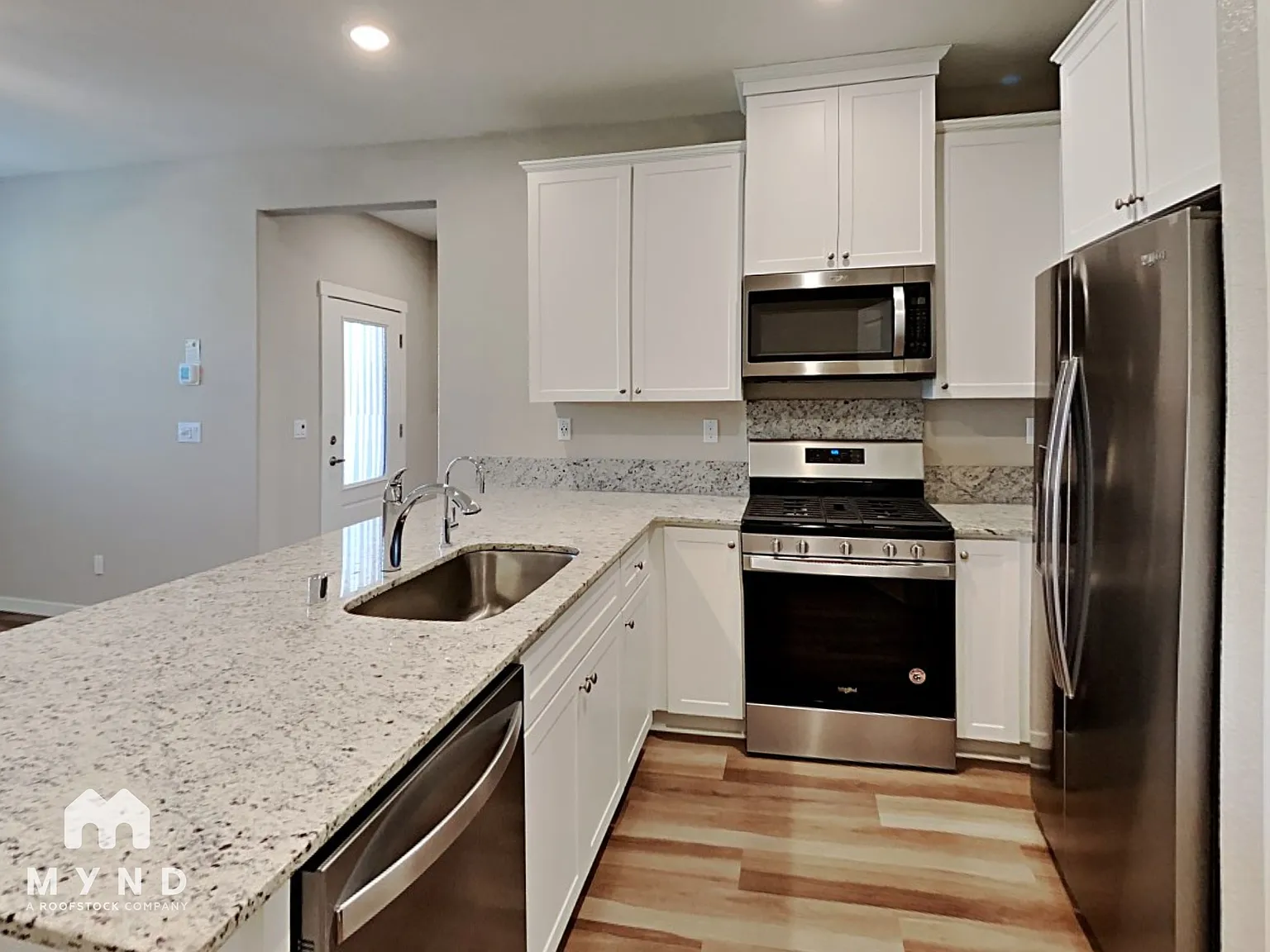 3 bed, 2.5 bath, 1339 sqft, $2,675 — Photo 4