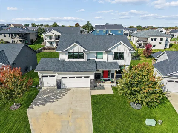 3638 NW 166th St, Clive, IA 50325