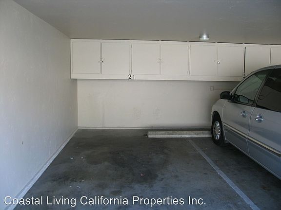 5th image of 3441 Rexford St