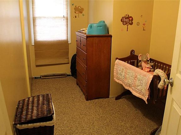 5th image of 819 W Laurel St