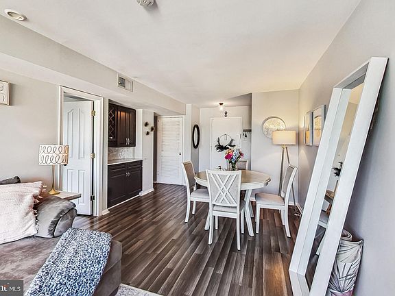 4th image of 5340 Holmes Run Pkwy Unit 1211