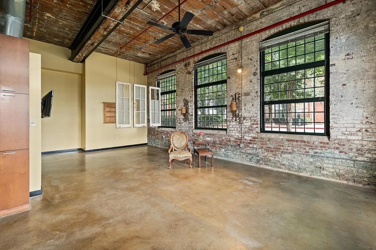 1 bed, 737 sqft, $2,250 — Photo 3