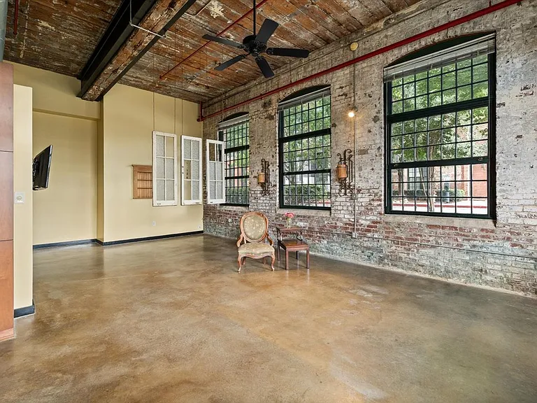 170 Boulevard SE #F101 — Photo 11