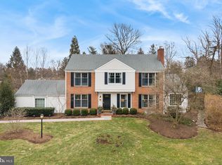 393 Colket Ln, Wayne, PA 19087