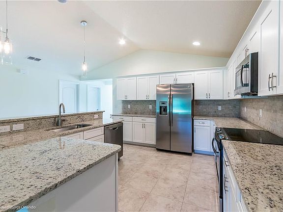 4th image of 30093 Island Club Dr