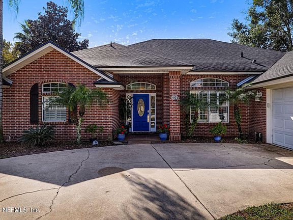 3rd image of 736 GRAND PARKE Drive