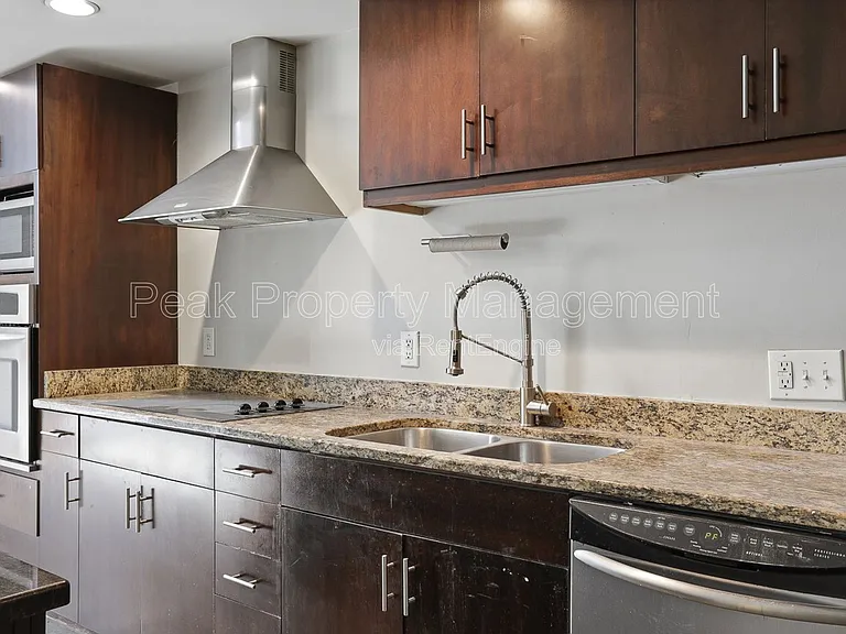 112 E Clay St #3C — Photo 11