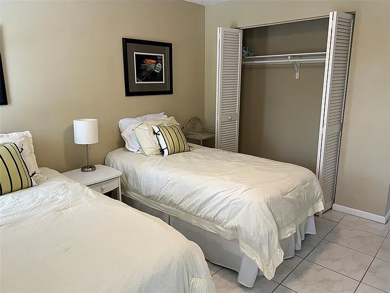 445 SE 21st Ave #201 — Photo 25