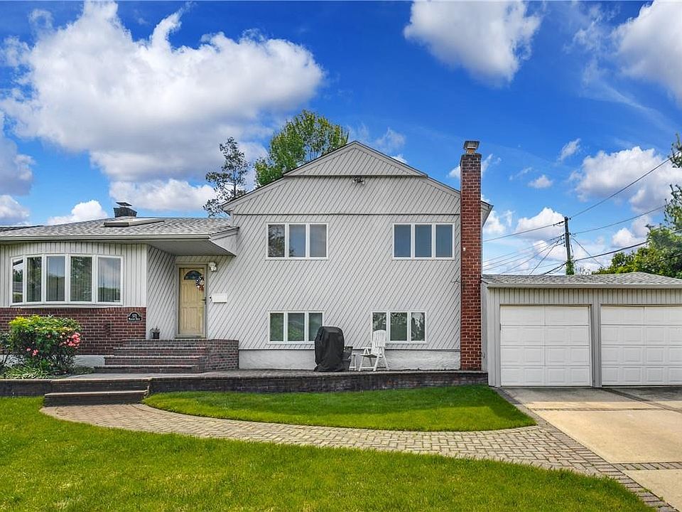 1st image of 572 Wagstaff Drive