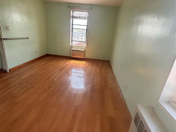 152-72 Melbourne Avenue image 13 of 17