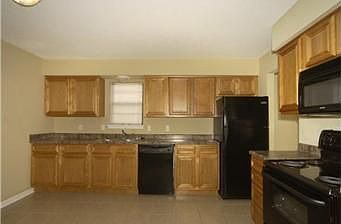 4th image of 9717 Ditzler Ave