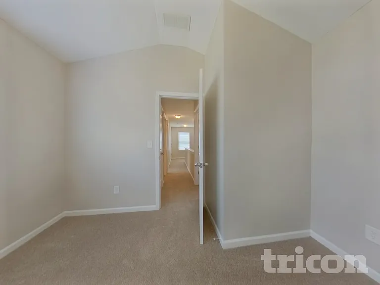 333 Daffodil Dr — Photo 11