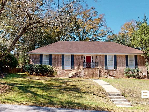 4th image of 621 Chelsea Dr E