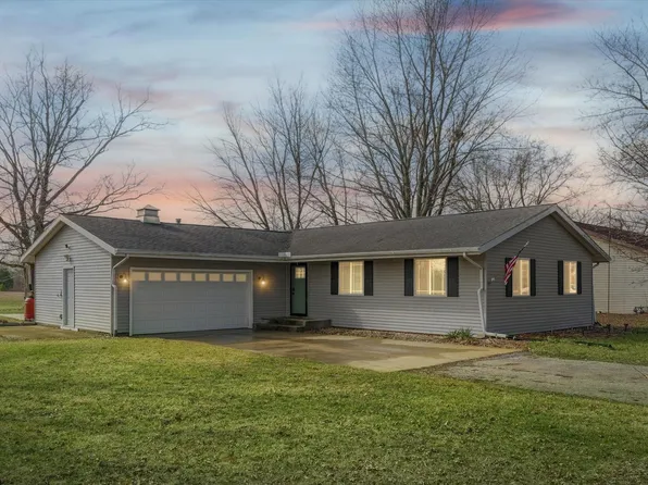 1432 Country Club Ln, Loda, IL 60948