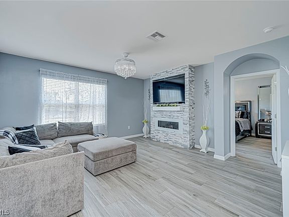 4th image of 10313 Silver Pond Ln