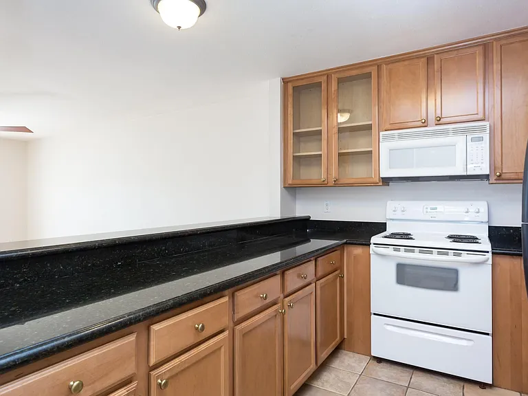 3030 Suncrest Dr #409 — Photo 10