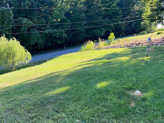 2nd image of 474 Rolling Hill Dr