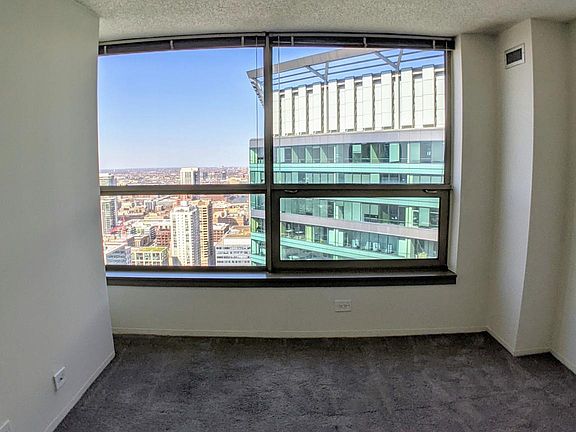 5th image of 603 W Madison St #4610
