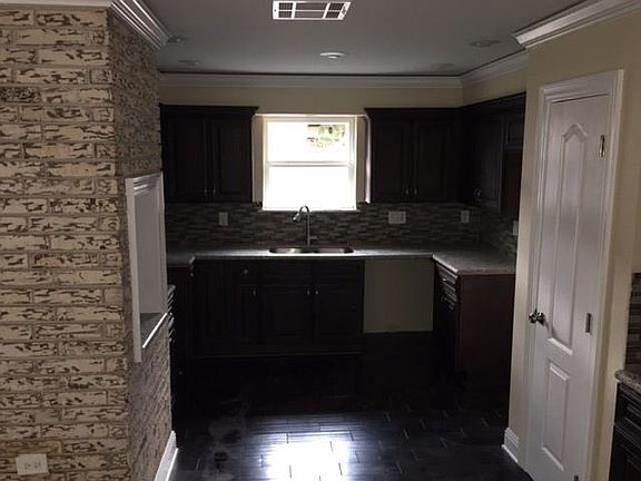 4th image of 7639 Mackenzie St