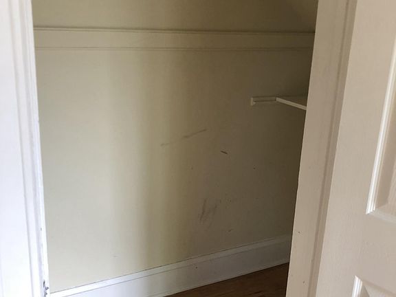 3rd image of 3925 N Lincoln Ave APT 2B