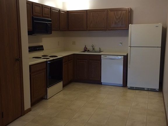 3rd image of 1948 Marine Terrace Dr APT K
