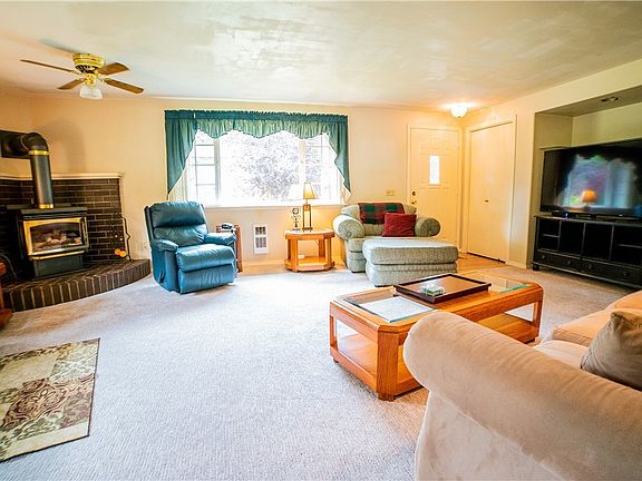 5th image of 5205 70th Ave NE