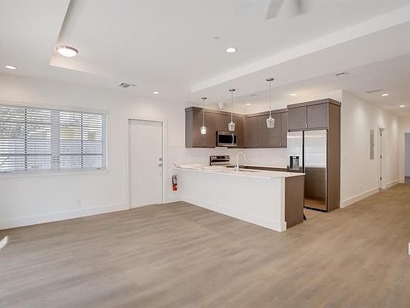 2nd image of 211 Ocean Breeze St #3