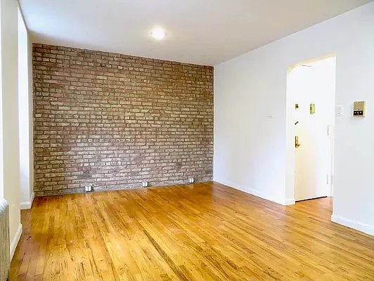 Rented by Aryeh Realty | media 8