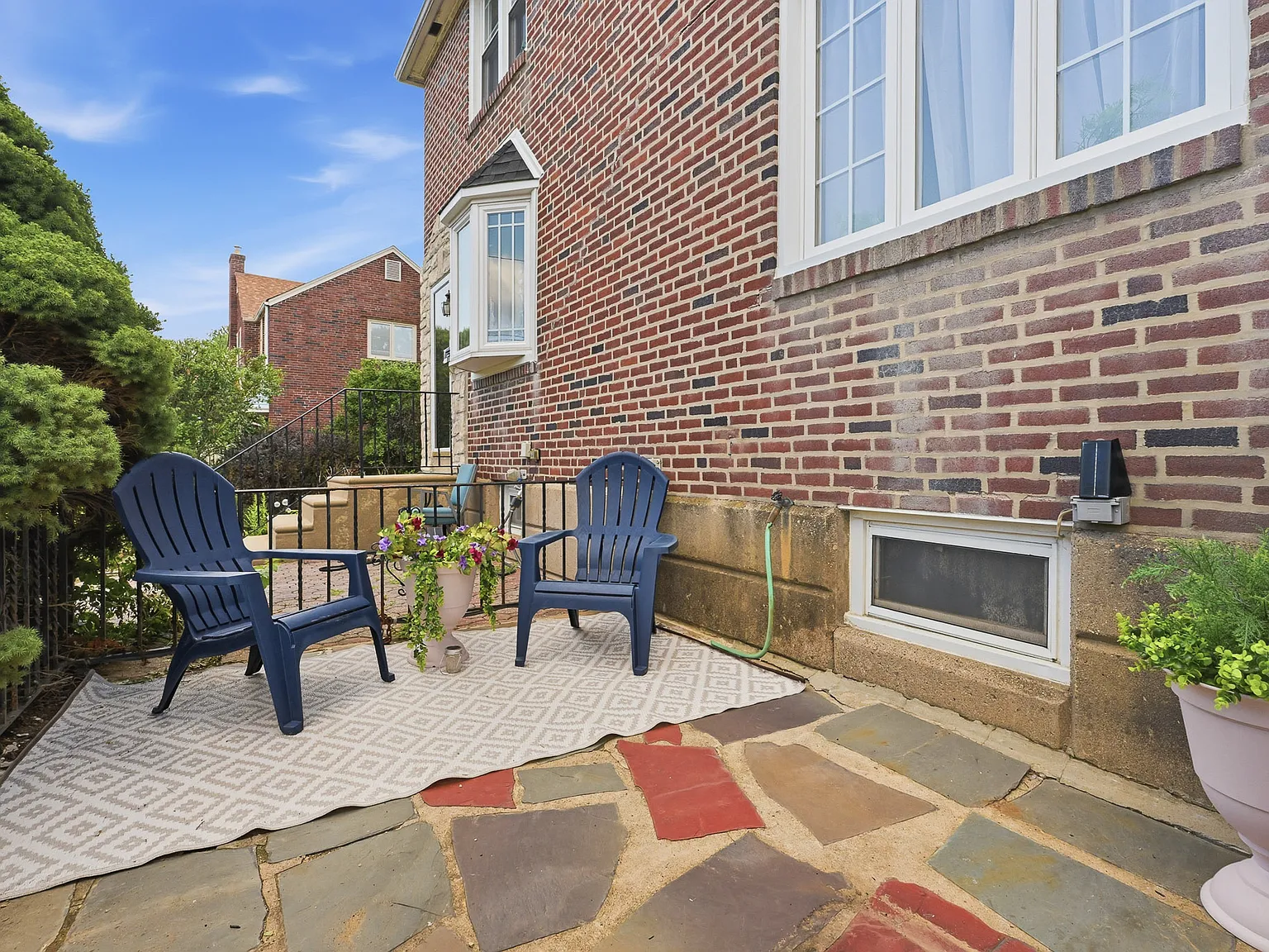 3 bed, 1180 sqft, $2,295 — Photo 3