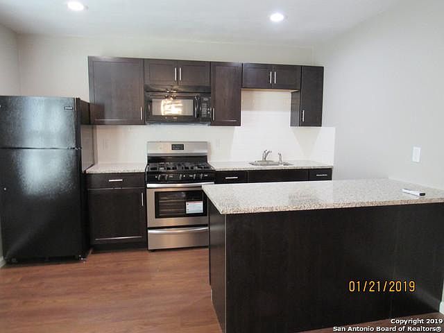 1st image of 1024 W Woodlawn Ave APT 6