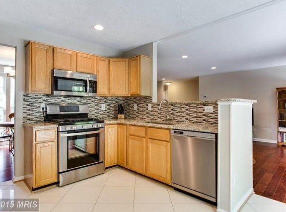 3rd image of 9606 Basilwood Dr