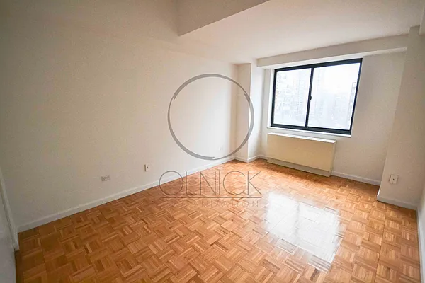 Rented by Olnick Organization | media 8
