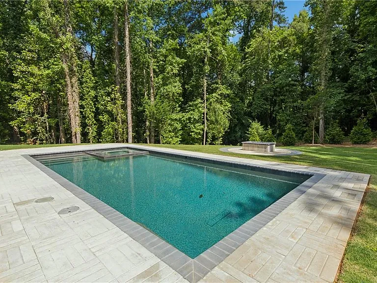 1000 Clementstone Northeast Dr — Photo 37