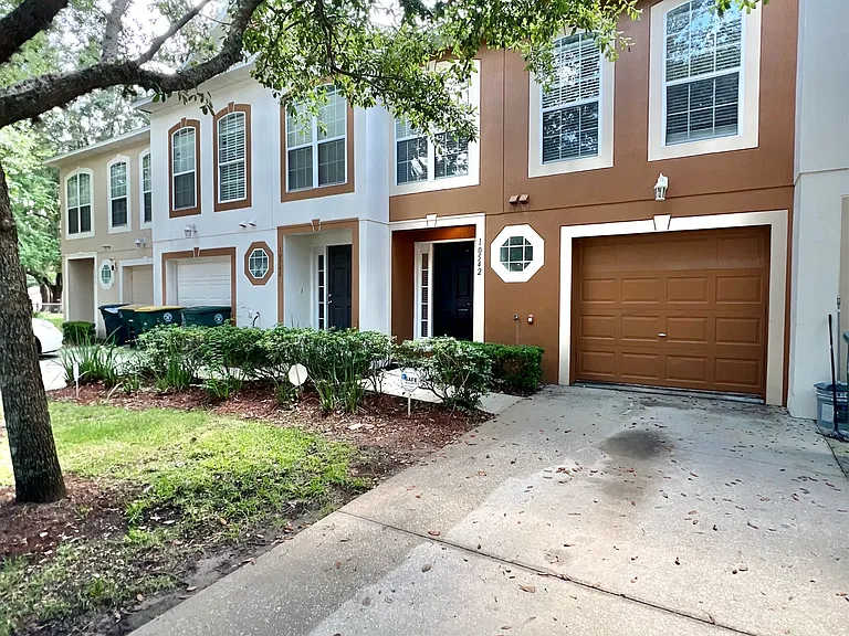 10542 Autumn Trace Rd — Photo 2