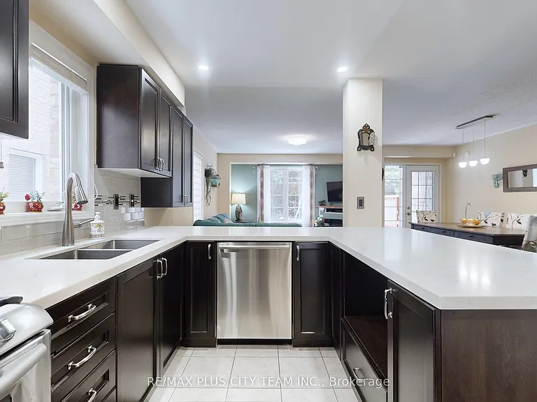 16 Edison Way — Photo 8