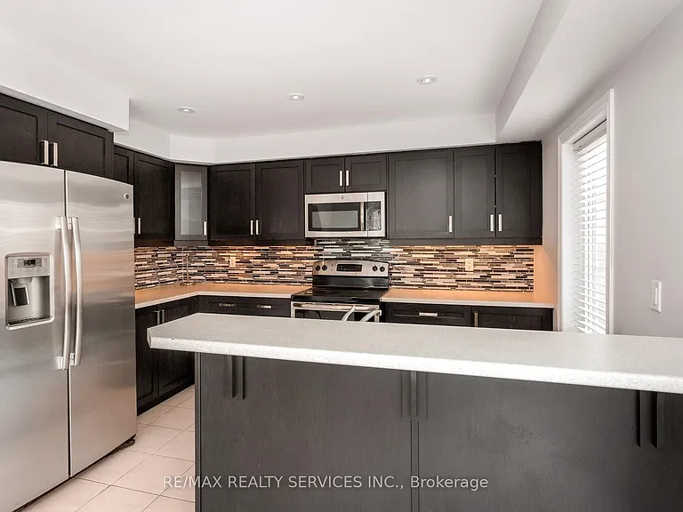 21 Dorchester Ter — Photo 19