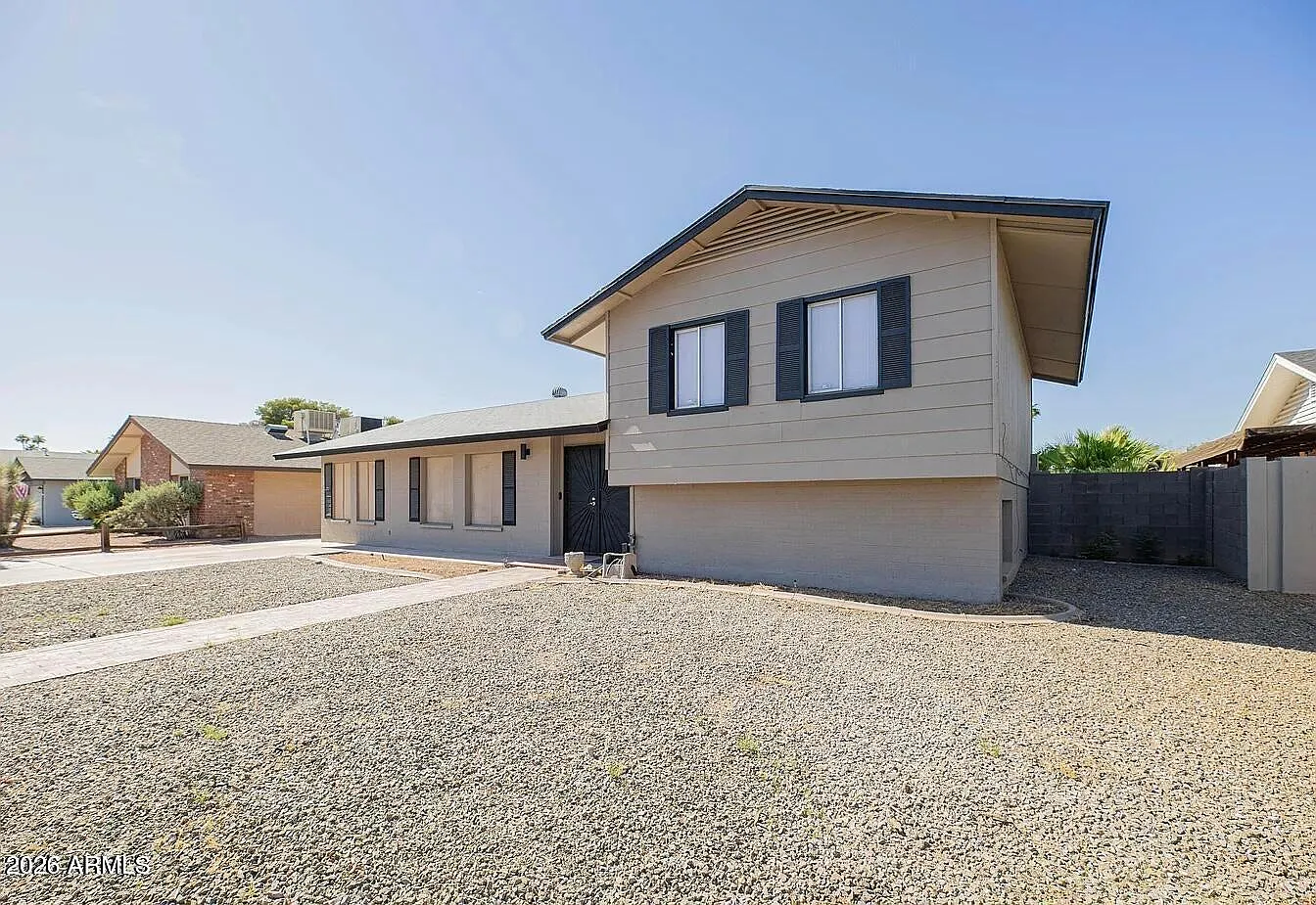 5 bed, 2.0 bath, 1870 sqft, $2,800 — Photo 2