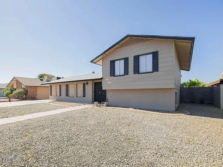 1646 E Hermosa Dr — Photo 10