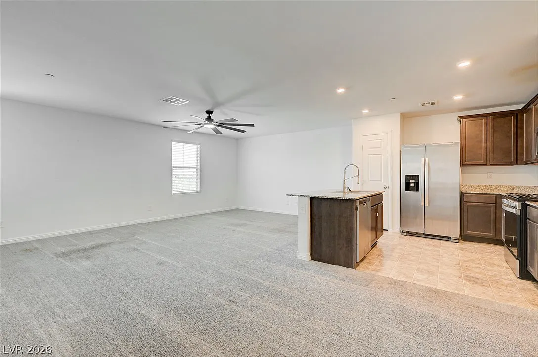 3 bed, 2.0 bath, 1241 sqft, $1,625 — Photo 4