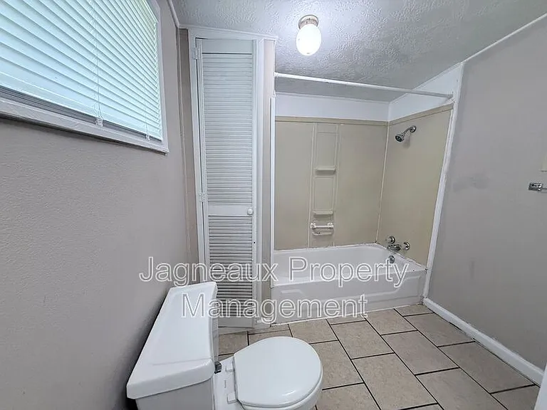 106 Fontenot Rd — Photo 8