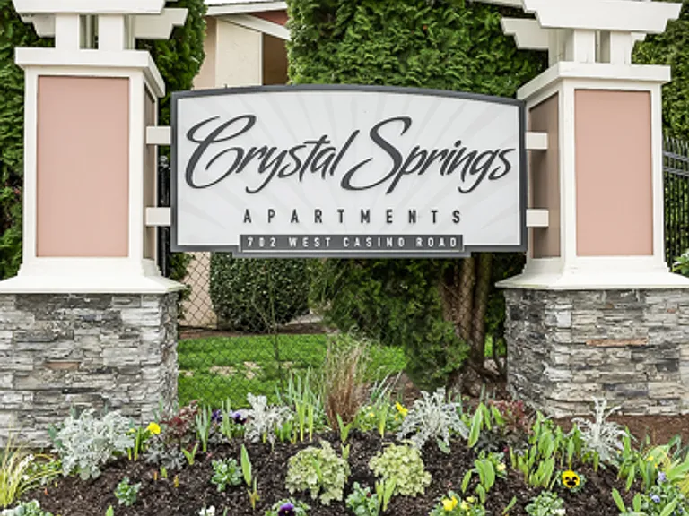 Crystal Springs Apartments — Photo 4