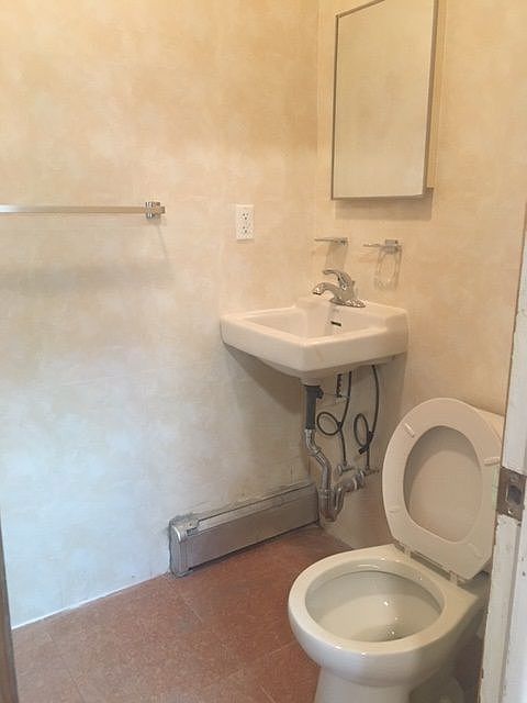 2nd image of 29 Oliver St Fl 2