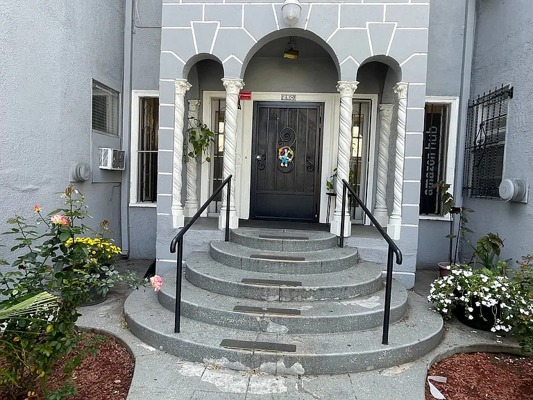 Loma Lake Apartments — Photo 4