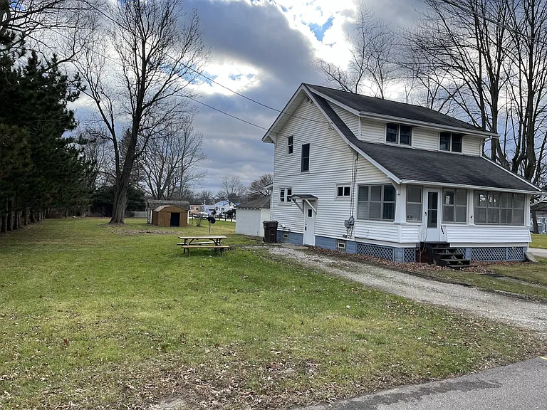 3066 Oak St — Photo 4