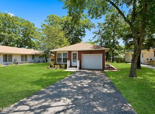 37 Sycamore Rd #13, Manahawkin, NJ 08050