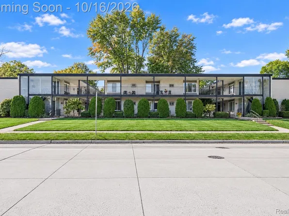 3421 Hillside Dr APT 4, Royal Oak, MI 48073