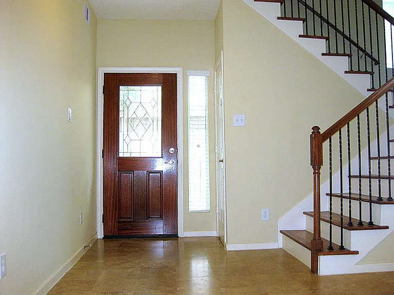 5734 Kansas St — Photo 5