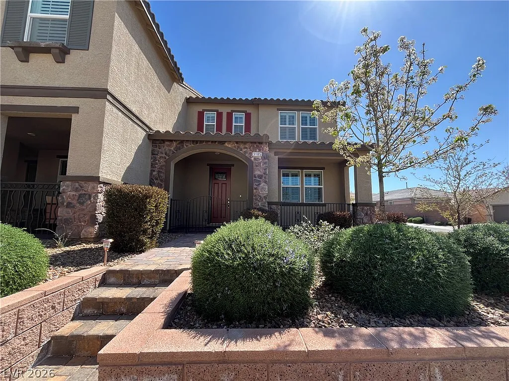 3 bed, 2.5 bath, 1598 sqft, $2,100 — Photo 2