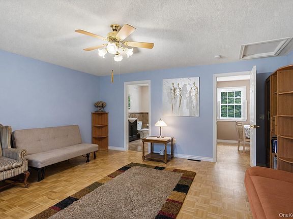 4th image of 36 Hillside Avenue